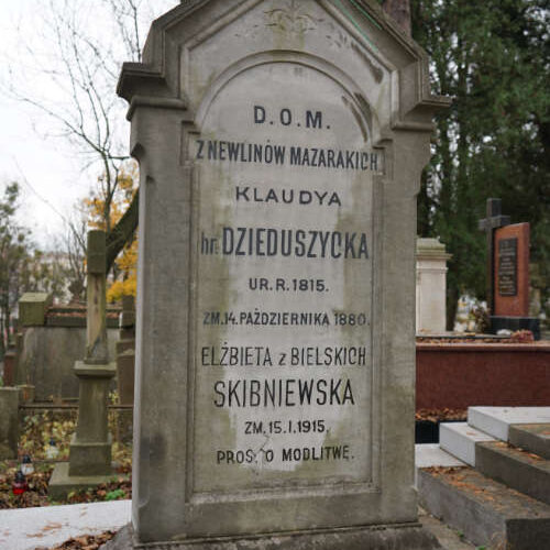 Miejsce po zburzonej kaplicy Dzieduszyckich