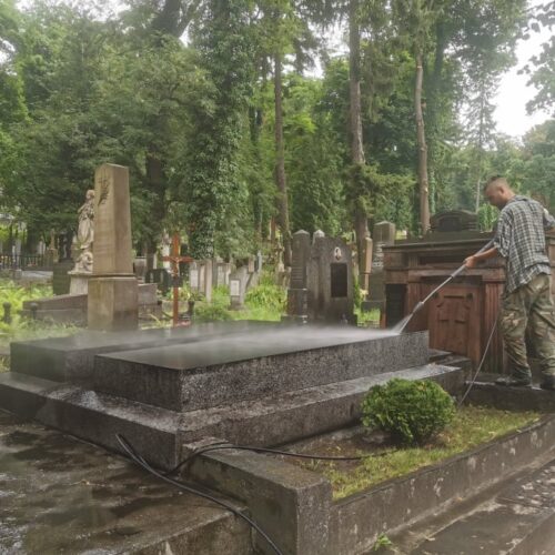 Renowacja nagrobków Róży i Kazimierza Dzieduszyckich na Cmentarzu Łyczakowskim we Lwowie