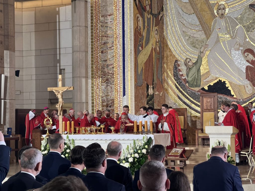 Msza św. beatyfikacyjna – widok ołtarza