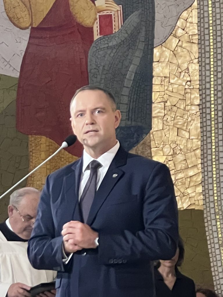 Prezydent Karol Nawrocki przemawiający na mszy św. beatyfikacyjnej