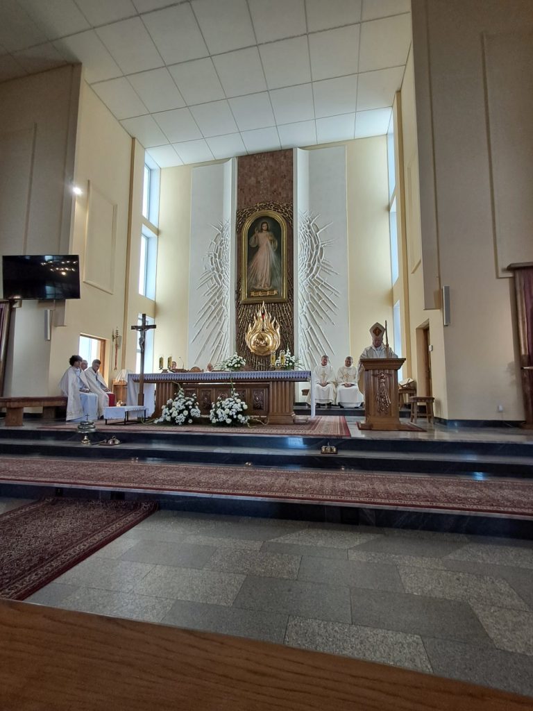 Ołtarz w kościele